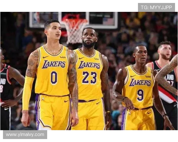 老鹰新赛季阵容身高优势明显13名球员均超2米03